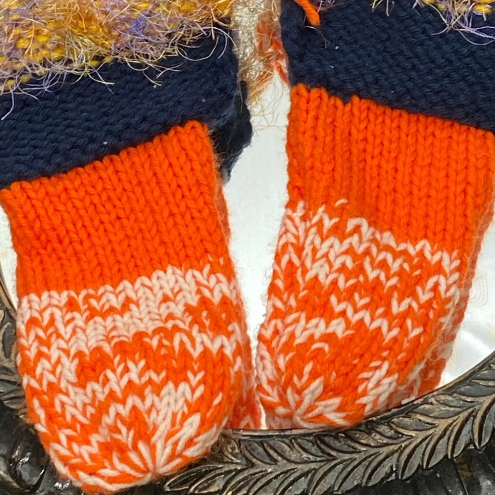 Vibrant Knit Mittens with Fluffy Trim